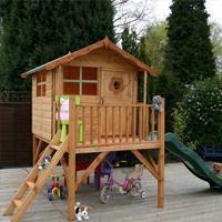 Игрушечный деревянный домик для детей