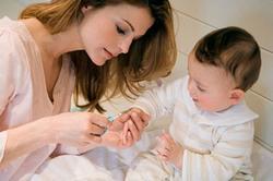 Как подстричь ногти у младенца
