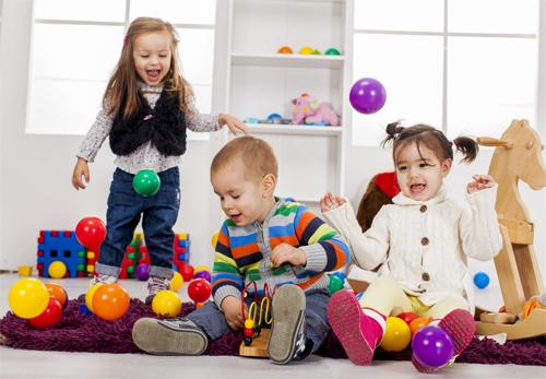 Возрастные критерии выбора игрушек для детей: полезная статья для мам и пап